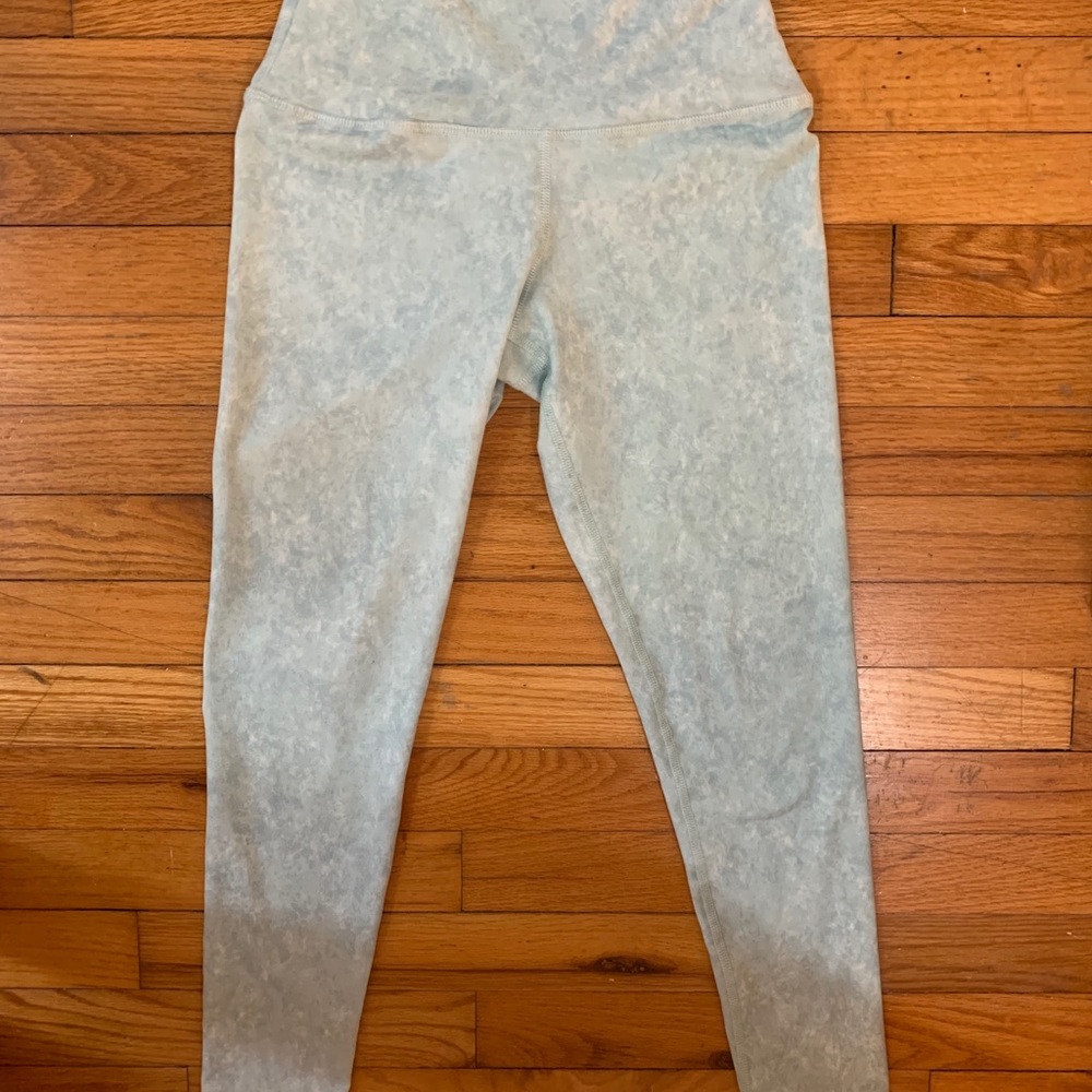 Light blue leggings